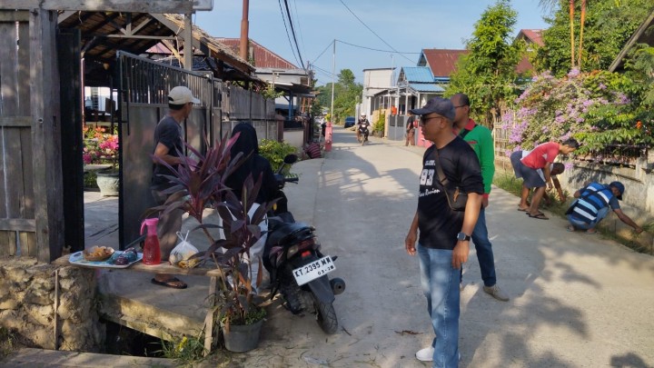 Giat Minggu, 29 September 2024 Gotong Royong Kebersihan Lingkungan dan Drainase di 03, 04, 05, 06, 10 dan RT 12 Kelurahan Sempaja Barat dihadiri Lurah, Kasi Tapem beserta staf dan Ketua RT.