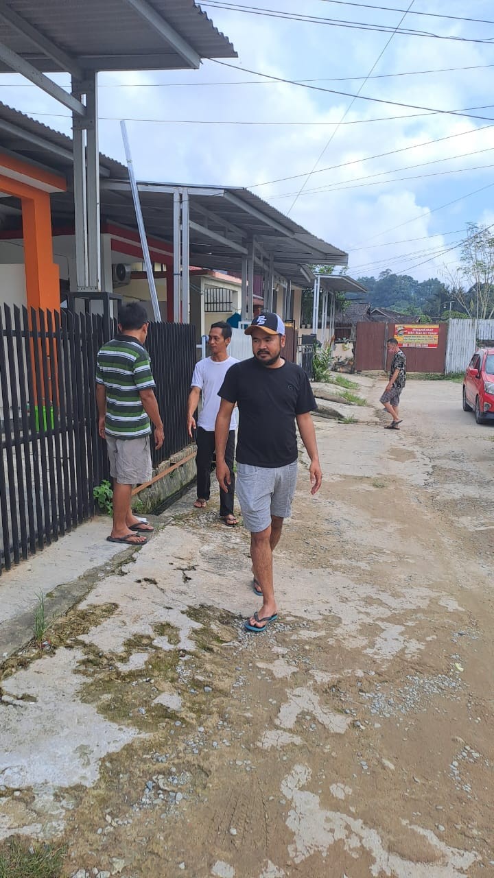 Giat Minggu, 6 Oktober 2024 Gotong Royong Kebersihan Lingkungan dan Drainase di 03, 07 dan RT 08 Kelurahan Sempaja Barat dihadiri Lurah dan Kasi Ekbang.