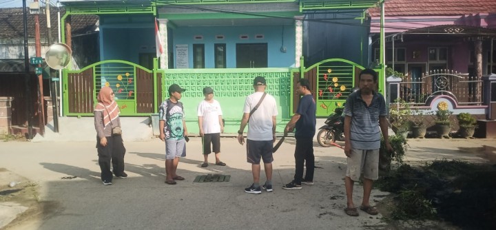 Giat Minggu, 6 Oktober 2024 Gotong Royong Kebersihan Lingkungan dan Drainase di 03, 07 dan RT 08 Kelurahan Sempaja Barat dihadiri Lurah dan Kasi Ekbang.