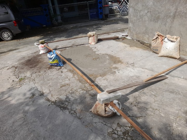 Giat Minggu, 6 Oktober 2024 Gotong Royong Kebersihan Lingkungan dan Drainase di 03, 07 dan RT 08 Kelurahan Sempaja Barat dihadiri Lurah dan Kasi Ekbang.