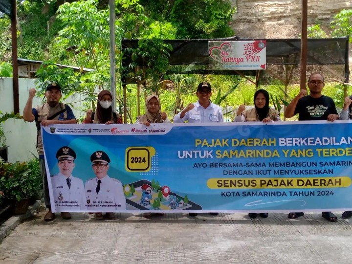 Giat, Rabu 09 Oktober 2024 Menghadiri Rapat Sosialisasi Peta Ketahanan dan Kerentanan Pangan (Food Security and Fulnerability Atlas/FSVA) di Aula Kecamatan Samarinda Utara dihadiri Staf Kesra dan Staf Ekobang & Menerima kunjungan Pajak Daerah Berkeadilan untuk Samarinda yang terdepan ayo bersama2 Sensus Pajak Daerah Kota Samarinda Tahun 2024 diterima oleh Lurah dan Kasi Tapem.