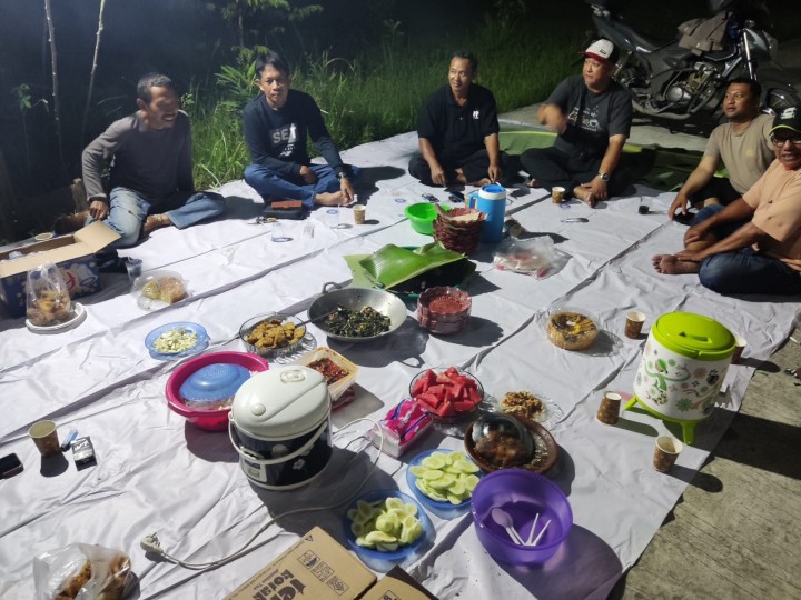 Giat, Sabtu 12 Oktober 2024 Silahturahmi Kumpul dan makan bareng bersama seluruh RT se-kelurahan, Pokmas sempaja barat, Babinsa dan Bhabinkamtibmas.