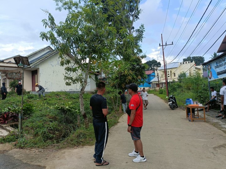 Giat Minggu, 13 Oktober 2024 Gotong Royong Kebersihan Lingkungan dan Drainase di 04, 06 dan RT 12 Kelurahan Sempaja Barat dihadiri Lurah dan Kasi Ekbang.