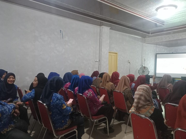 Giat, Kamis 17 Oktober 2024 Menghadiri Rapat Koordinasi pemanfaatan dan penggarapan wilayah prioritas program KBKR pada Dinas Pengendalian Penduduk dan keluarga berencana Kota Samarinda di Aula DPPKB Kota Samarinda dihadiri Kasi Kesra & Peninjauan Lokasi Tanah oleh Kasi Tapem beserta staf.