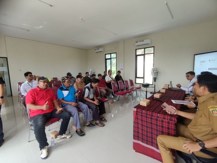 Giat, Selasa 22 Oktober 2024 Menghadiri Bimtek Prodeskel dan EPDeskel Tahun 2024 di Hotel Aston Samarinda dihadiri Staf Ekobang & Melaksanakan Pelatihan SMART RT untuk Kelurahan Digital Tahun 2024 di Aula Kantor Kelurahan Sempaja Barat dari Dinas Kominfo Samarinda dihadiri Lurah, Seklur, seluruh Kasi beserta staf kelurahan, Seluruh Ketua RT se-kelurahan sempaja barat dan Staf Diskominfo Kota Samarinda.