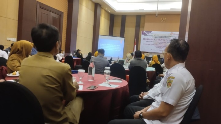 Giat, Selasa 22 Oktober 2024 Menghadiri Bimtek Prodeskel dan EPDeskel Tahun 2024 di Hotel Aston Samarinda dihadiri Staf Ekobang & Melaksanakan Pelatihan SMART RT untuk Kelurahan Digital Tahun 2024 di Aula Kantor Kelurahan Sempaja Barat dari Dinas Kominfo Samarinda dihadiri Lurah, Seklur, seluruh Kasi beserta staf kelurahan, Seluruh Ketua RT se-kelurahan sempaja barat dan Staf Diskominfo Kota Samarinda.