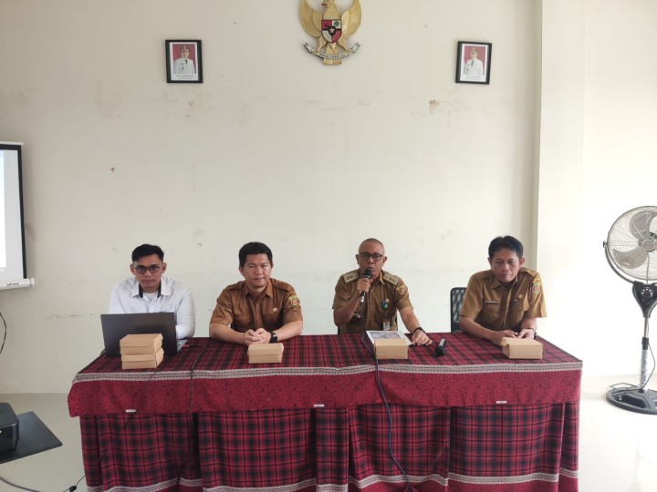 Giat, Selasa 22 Oktober 2024 Menghadiri Bimtek Prodeskel dan EPDeskel Tahun 2024 di Hotel Aston Samarinda dihadiri Staf Ekobang & Melaksanakan Pelatihan SMART RT untuk Kelurahan Digital Tahun 2024 di Aula Kantor Kelurahan Sempaja Barat dari Dinas Kominfo Samarinda dihadiri Lurah, Seklur, seluruh Kasi beserta staf kelurahan, Seluruh Ketua RT se-kelurahan sempaja barat dan Staf Diskominfo Kota Samarinda.