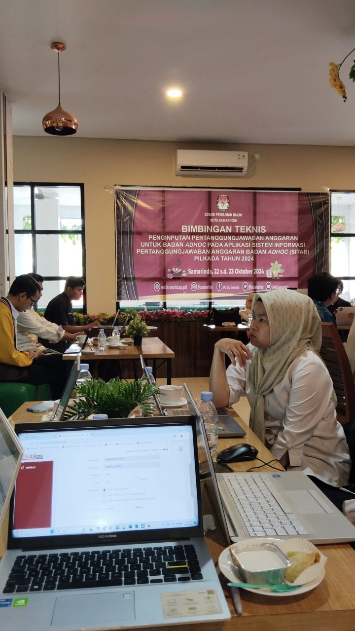 Giat, Rabu 23 Oktober 2024 Menghadiri Bimtek Penginputan Pertanggungjawaban Anggaran untuk Badan Adhoc pada Aplikasi Sistem Informasi Pertanggungjawaban Anggaran Badan Adhoc (SITAB) Pilkada Tahun 2024 dihadiri Bendahara PPS.