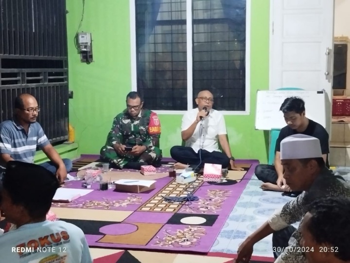 Giat malam, Rabu 30 Oktober 2024 Pemilihan ketua RT 03 periode tahun 2024-2029 (Lima Tahun) berdasarkan Peraturan Walikota Samarinda Nomor 1 Tahun 2024 tentang Rukun Tetangga Kelurahan Sempaja Barat, Kecamatan Samarinda Utara dengan berakhirnya masa bakti ketua RT tahun 2021-2024. Selamat kepada Bapak Ishak atas terpilihnya sebagai Ketua RT 03 semoga menjalankan tugas sesuai dengan tujuan yang dicapai, selalu menjaga amanah dan selamat bertugas. Pemilihan ketua RT 03 periode tahun 2024-2029 (Lima Tahun) berdasarkan Peraturan Walikota Samarinda Nomor 1 Tahun 2024 tentang Rukun Tetangga di hadiri Lurah, Kasi Tapem beserta staf, Babinsa dan Warga RT 03 se-kelurahan sempaja barat. Terimakasih atas kunjungannya telah berpartisipasi atas pemilihan RT dan Alhamdulillah berjalan dengan Lancar.
