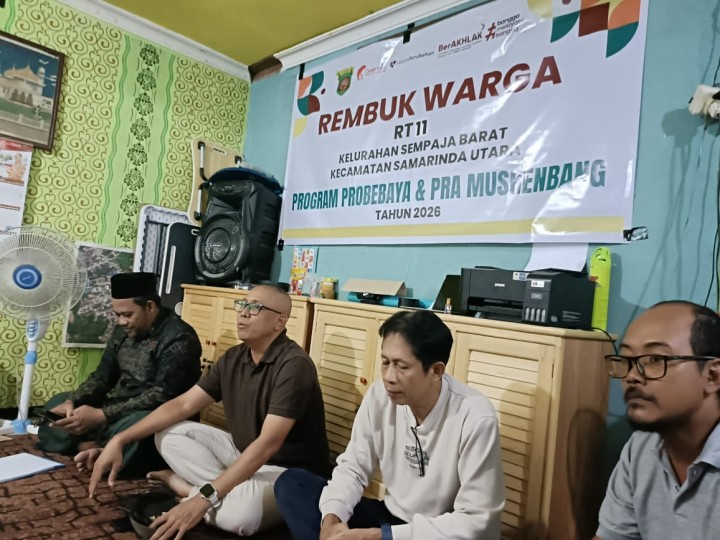 Giat malam, Jum'at 08 November 2024 Menghadiri Rembuk Warga Persiapan Kegiatan Probebaya Tahun 2026 dan Musrembang Tahun 2025 di RT 11 Kelurahan Sempaja Barat dihadiri oleh Lurah, Seklur, Kasi Ekobang, Kasi Tapem, Kasi Kesra, Pendamping Infrastruktur dan Pendamping Non Infrastruktur, Ketua RT dan seluruh warga RT 11.