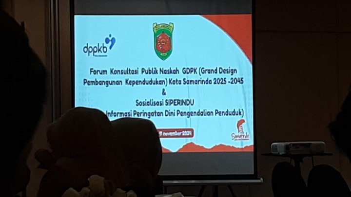 Giat, Senin 11 November 2024 1. Melaksanakan apel Senin pagi di kelurahan sempaja barat di pimpin oleh Seklur. 2. Mengikuti Zoom Meeting tentang Pemusnahan Arsip di Lingkungan Pemerintah Kota Samarinda diikuti oleh Seklur. 3. Menghadiri Rapat Forum Konsultasi Publik Ekspose Naskah GDPK (Grand Design Pembangunan Kependudukan) Kota Samarinda Tahun 2025-2045 serta Sosialisasi Aplikasi SIPERINDU (Sistem Informasi Peringatan Dini Pengendalian Penduduk) di Hotel Horison Samarinda dihadiri Kasi Kesra. 4. Menghadiri Pencanangan Bulan Bakti Gotong Royong ke 21 Tingkat Provinsi Kalimantan Timur Tahun 2024 di Giazima Cafe Jl. Kapten Sudjono Kelurahan Sungai Kapih Kecamatan Sambutan dihadiri Lurah. 5. Menghadiri Rapat Undangan Pembukaan KKNT-IPE di Auditorium Politeknik Kesehatan Kemenkes Kalimantan Timur dihadiri Lurah.