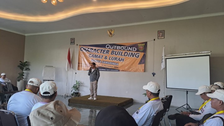 Giat, Kamis 14 November 2024 Kegiatan Character Building ( Revolusi Mental ) yang diikuti Camat dan Lurah se Kota Samarinda di Kota Batu Jawa Timur