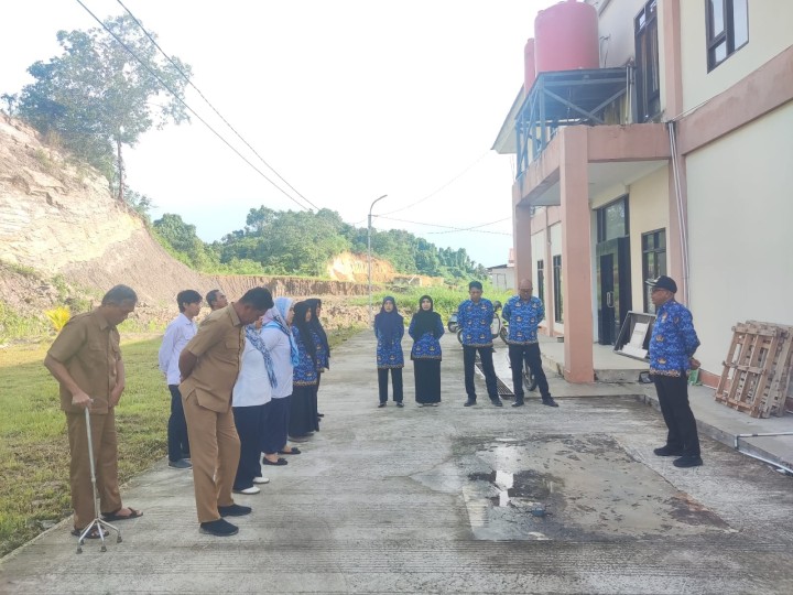 Giat, Senin 18 November 2024 Melaksanakan apel Senin pagi di kelurahan sempaja barat dipimpin Lurah, Monitoring kegiatan posyandu Al-Hidayah RT 12 dihadiri Kasi Kesra & Menghadiri Rapat Koordinasi Persiapan Pelaksanaan Pilkada 2024 di Ruang Rapat Mangkupelas Lt 2 dihadiri Lurah.
