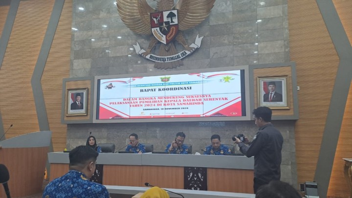 Giat, Senin 18 November 2024 Melaksanakan apel Senin pagi di kelurahan sempaja barat dipimpin Lurah, Monitoring kegiatan posyandu Al-Hidayah RT 12 dihadiri Kasi Kesra & Menghadiri Rapat Koordinasi Persiapan Pelaksanaan Pilkada 2024 di Ruang Rapat Mangkupelas Lt 2 dihadiri Lurah.