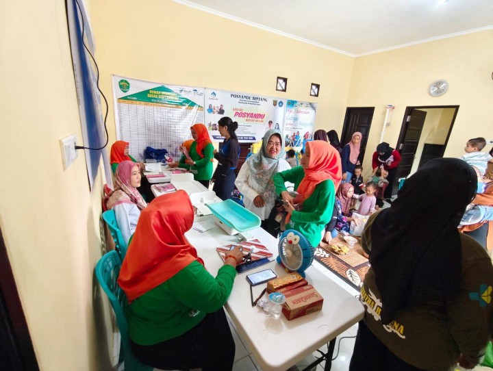 Giat, Rabu 20 November 2024 Menghadiri Sosialisasi tentang Pencegahan Pelanggaran netralitas ASN pemilihan Kepala Daerah serentak Tahun 2024 di ruang Mangkupelas Lt 2 dihadiri Lurah, Menghadiri Gladi Bersih apel gelar pasukan, penyerahan BKP Petugas Ketertiban PAM TPS se-Kota Samarinda ke Polresta Samarinda dalam Rangka PAM Pilkada serentak 2024 di Lapangan Eks Bandara Temindung Samarinda dihadiri Kasi Tapem & Monitoring kegiatan posyandu Bintang " Balita" di hadiri Kasi Kesra