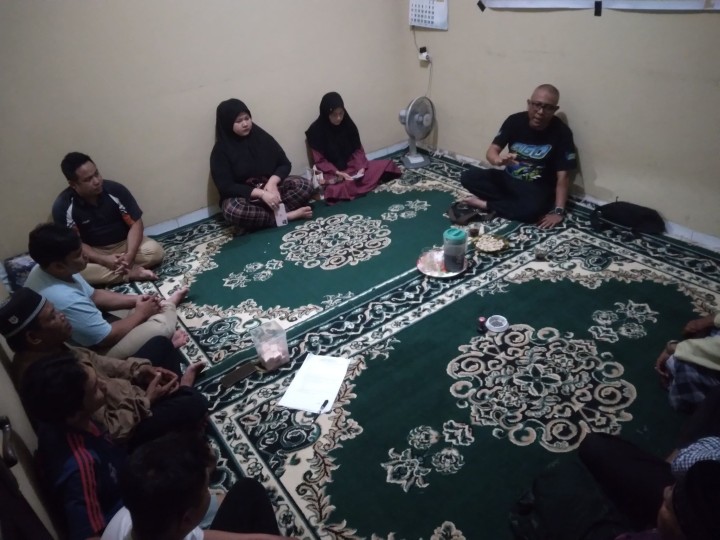 Giat malam, Rabu 20 November 2024 Menghadiri Rembuk Warga Persiapan Kegiatan Probebaya Tahun 2026 dan Musrembang Tahun 2025 di RT 02 Kelurahan Sempaja Barat dihadiri oleh Lurah, Kasi Tapem, Kasi Kesra, Pendamping Non Infrastruktur, Ketua RT dan seluruh warga RT 02.