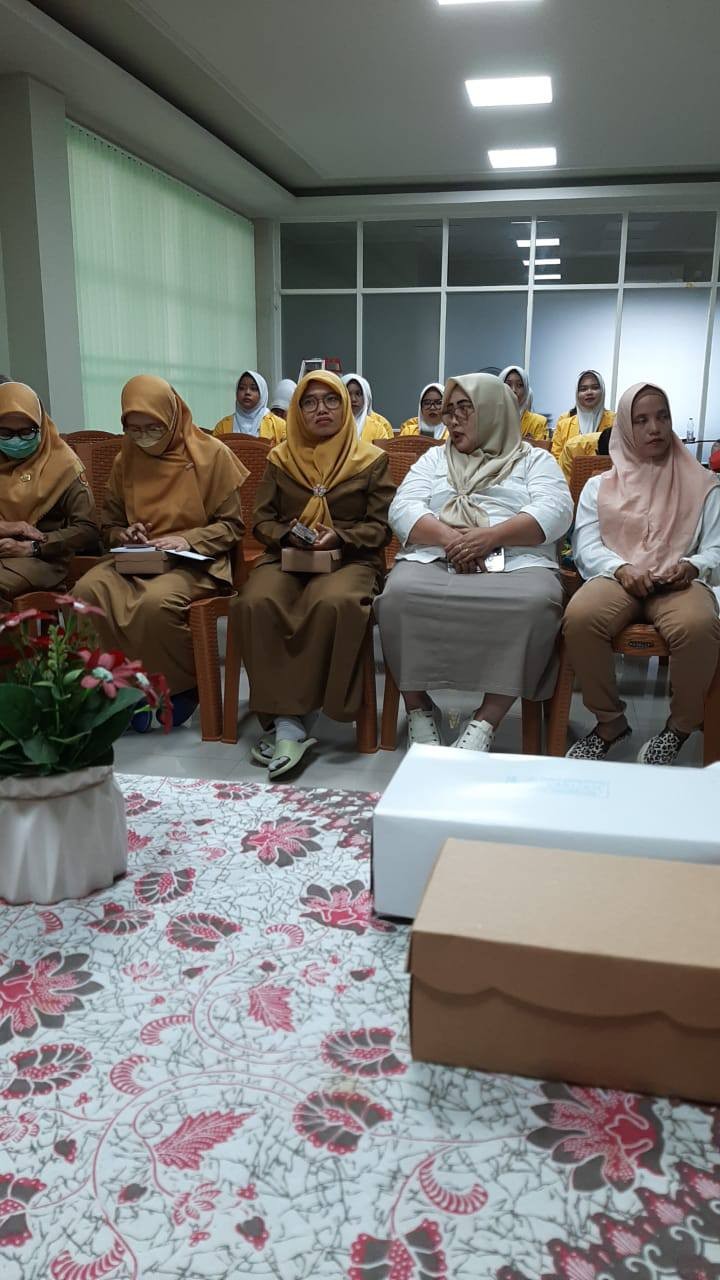Giat, Senin 25 November 2024 Melaksanakan apel Pagi di Kelurahan Sempaja Barat dipimpin Seklur, Melaksanakan Rapat Koordinasi dengan Cadum Sempaja Barat dipimpin oleh Lurah, Menghadiri Rapat loka karya mini kelompok 22 dan 23 di Ruang Aula Puskesmas Sempaja Lt 3 dihadiri Kasi Kesra, Menghadiri Peresmian Gedung GOR Segiri Samarinda dihadiri Lurah & Menghadiri Rapat Koordinasi di Ruang Mangkupelas Lt 2 dihadiri Lurah.