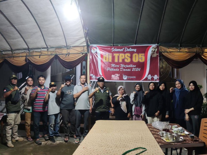 Giat malam, Selasa 26 November 2024 Monitoring kegiatan TPS di wilayah kelurahan sempaja barat untuk persiapan Pemilihan serentak Gubernur dan Wakil Gubernur serta Wali Kota dan Wakil Walikota Samarinda Tahun 2024 dihadiri Lurah, Kasi Tapem beserta anggota Cadum, Babinsa dan Bhabinkamtibmas.