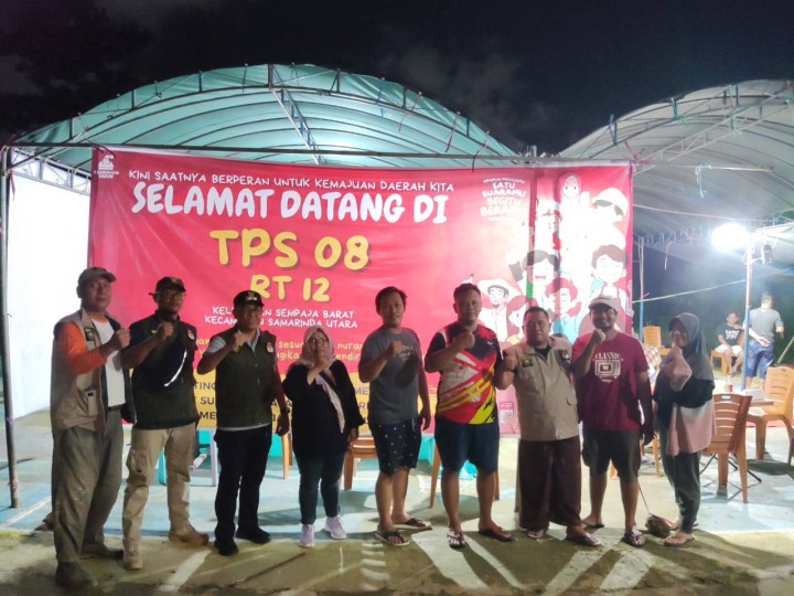 Giat malam, Selasa 26 November 2024 Monitoring kegiatan TPS di wilayah kelurahan sempaja barat untuk persiapan Pemilihan serentak Gubernur dan Wakil Gubernur serta Wali Kota dan Wakil Walikota Samarinda Tahun 2024 dihadiri Lurah, Kasi Tapem beserta anggota Cadum, Babinsa dan Bhabinkamtibmas.