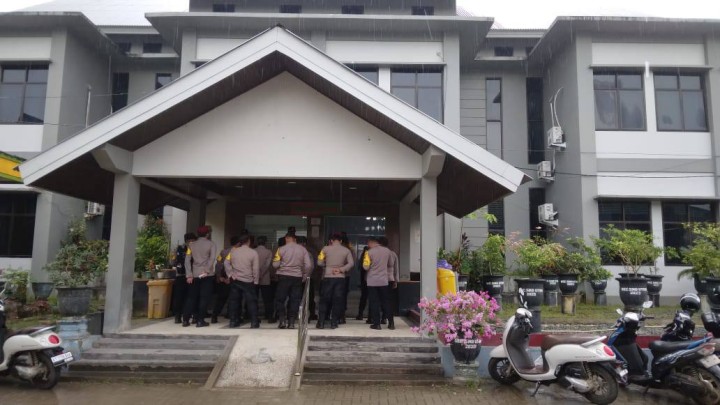 Giat, Kamis 28 November 2024 Menghadiri Rapat Workshop komunikasi Tahun 2024 di Puri Senyiur Samarinda dihadiri Lurah dan Operator website & Monitoring persiapan Pleno kecamatan Samarinda Utara dihadiri Kasi Tapem beserta staf.