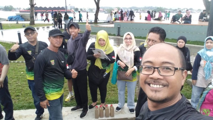 Giat, Sabtu 08 Desember 2024 Melaksanakan Gotong Royong bersama Walikota Samarinda di Teras Samarinda dihadiri Lurah, Seklur, seluruh Kasi dan Seluruh Staf Kelurahan Sempaja Barat.