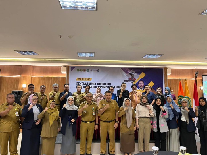 Giat, Senin 16 Desember 2024 Melaksanakan apel Senin pagi di kelurahan sempaja barat dipimpin Kasi Ekbang  & Menghadiri Kegiatan Rekonstruksi Kurikulum Program Studi Administrasi Publik Fisipol Universitas Widyatama Mahakam di Hotel Royal Park Samarinda dihadiri Lurah.
