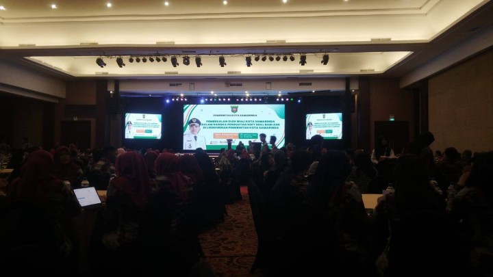 Giat, Kamis 19 Desember 2024 Menghadiri Rapat Pembekalan dan Penguatan Soft Skill bagi ASN di lingkungan Pemerintah Kota Samarinda oleh Wali Kota Samarinda di Hotel Aston dihadiri Kasi Tapem & Bimtek Pelayanan Digital kelurahan pada Dinas Kominfo Samarinda dihadiri sekretaris beserta staf pelayanan.