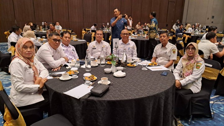 Giat, Rabu 8 Januari 2025 Menghadiri presentasi Rencana bisnis tahun 2025-2029 perum dan Tirta kencana Kota Samarinda di Hotel Mercure Samarinda dihadiri Lurah &  Melaksanakan Musrenbang RKPD 2026 dan Rembuk Stunting  2026 Tingkat Kelurahan Sempaja Barat dihadiri Anggota Komisi 3 DPRD Kota Samarinda Bpk. Abdul Rohim, Plt. Camat Samarinda Utara, Lurah, LPM, Kepala Puskesmas Sempaja,TP. PKK, Ketua RT, Ketua Posyandu se Kelurahan Sempaja Barat.