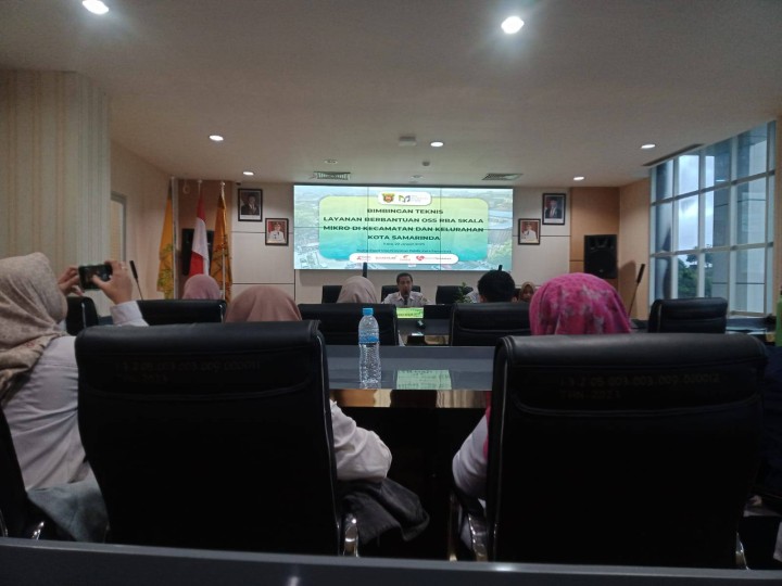 Giat, Rabu 22 Januari 2025 Menghadiri Bimtek Layanan Berbantuan Online Single sSubmission Risk-Based Approach (OSS RBA) Tingkat Kelurahan dan Kecamatan Kota Samarinda di Kantor DPMPTSP Kota Samarinda dihadiri Staf & Penilaian lomba kebersihan Lingkungan RT disetiap Kelurahan, oleh Kecamatan Samarinda Utara dlm rangka HUT Kota Samarinda dihadiri Kasi Ekbang beserta staf.