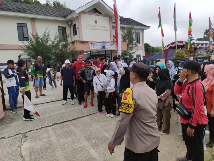 Giat, Minggu 26 Januari 2025 Kegiatan jalan santai pada Kelurahan Sempaja Barat dalam Rangka memeriahkan HUT Kota Samarinda ke 357 dan Pemerintah Kota Samarinda ke 65 sekaligus pemberian Donprize Jalan Santai hadiah Utama. Pembukaan Jalan Santai yang di pimpin oleh Bapak Sekretaris Lurah Sempaja Barat dengan memperingati HUT Kota Samarinda & Pemkot Samarinda. Terima kasih kepada seluruh warga Kelurahan Sempaja Barat atas partisipasi mengikuti dan memeriahkan.