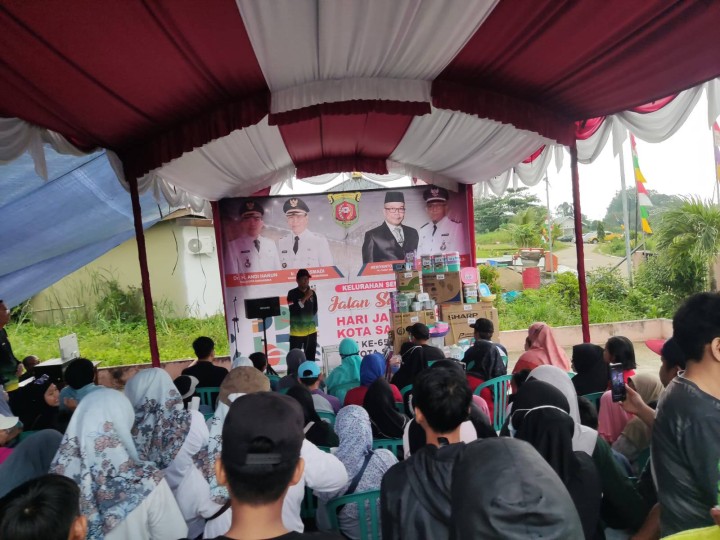 Giat, Minggu 26 Januari 2025 Kegiatan jalan santai pada Kelurahan Sempaja Barat dalam Rangka memeriahkan HUT Kota Samarinda ke 357 dan Pemerintah Kota Samarinda ke 65 sekaligus pemberian Donprize Jalan Santai hadiah Utama. Pembukaan Jalan Santai yang di pimpin oleh Bapak Sekretaris Lurah Sempaja Barat dengan memperingati HUT Kota Samarinda & Pemkot Samarinda. Terima kasih kepada seluruh warga Kelurahan Sempaja Barat atas partisipasi mengikuti dan memeriahkan.