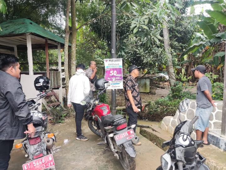 Giat, Kamis 30 Januari 2025 Peninjauan kelapangan dengan Dinas PUPR mengenai normalisasi wilayah susuran sungai di wilayah kelurahan sempaja barat dihadiri Lurah, Kasi Tapem beserta staf.