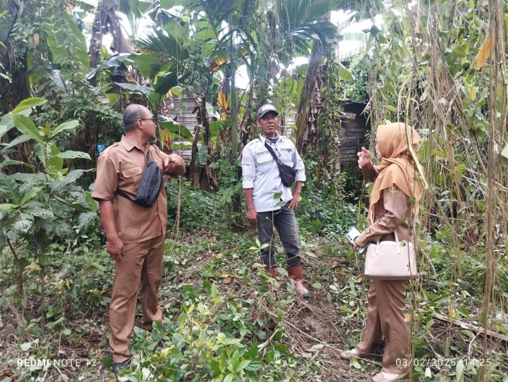 Giat sore, Senin 03 Februari 2025 Monitoring kegiatan Normalisasi Sungai Alam di Wilayah Asrama Ayu di Perum pinang mas RT 06 dihadiri Kasi Tapem dan Kasi Ekbang beserta staf.