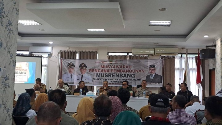 Giat, Selasa 04 Februari 2025 Menghadiri Rapat pemberian makanan tambahan bagi ibu hamil dan balita 2025 di Puskesmas Sempaja dihadiri Kasi Kesra,  Menghadiri Rapat Koordinasi pembahasan layanan kepesertaan BPJS PBI APBD Kota Samarinda Tahun 2025 dihadiri Seklur & Menghadiri Rapat Musrembang Kecamatan Samarinda Utara Tahun 2025/2026.