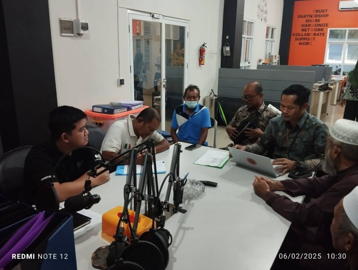 Giat, Kamis 06 Februari 2025 Menghadiri Rapat Evaluasi dan Sosialisasi Persiapan Aplikasi e-Tepian Tahun 2025 di Ruang Rapat Lt 3 balaikota Samarinda (ex BPBJ) dihadiri Bendahara & Menghadiri Mediasi tentang Masalah tanah di gang jambu citra rt 02 di Kantor BPN Kota Samarinda dihadiri Kasi Tapem beserta staf dan Ketua RT 02.