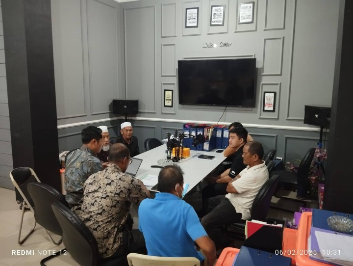 Giat, Kamis 06 Februari 2025 Menghadiri Rapat Evaluasi dan Sosialisasi Persiapan Aplikasi e-Tepian Tahun 2025 di Ruang Rapat Lt 3 balaikota Samarinda (ex BPBJ) dihadiri Bendahara & Menghadiri Mediasi tentang Masalah tanah di gang jambu citra rt 02 di Kantor BPN Kota Samarinda dihadiri Kasi Tapem beserta staf dan Ketua RT 02.