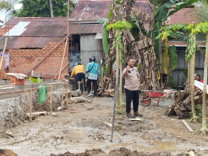 Giat siang, Kamis 13 Februari 2025 Peninjauan lahan dan bangunan permohonan IMTN di wilayah RT.01,02 dan 11 dihadiri Kasi Tapem beserta staf & Menindaklanjuti laporan ketua RT.12 ttg bangunan yg dianggap menyalahi kelola tata ruang bangun, peninjauan bersama PUPR dan Kecamatan dihadiri Kasi Tapem beserta staf.