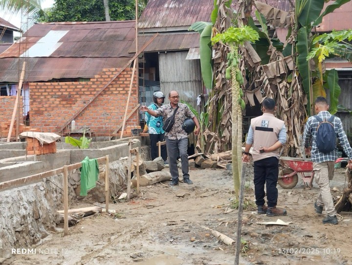 Giat siang, Kamis 13 Februari 2025 Peninjauan lahan dan bangunan permohonan IMTN di wilayah RT.01,02 dan 11 dihadiri Kasi Tapem beserta staf & Menindaklanjuti laporan ketua RT.12 ttg bangunan yg dianggap menyalahi kelola tata ruang bangun, peninjauan bersama PUPR dan Kecamatan dihadiri Kasi Tapem beserta staf.