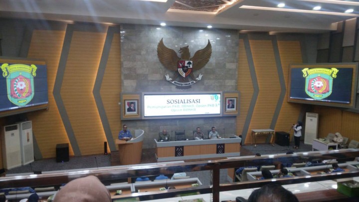 Giat, Senin 17 Februari 2025 Melaksanakan apel Senin pagi di kelurahan sempaja barat dipimpin Kasi Tapem &  Menghadiri Rapat Sosialisasi Pemungutan PKB, BBNKB, Opsen PKB & Opsen BBNKB di ruang rapat Mangkupelas Lt 2 dihadiri Kasi Tapem.