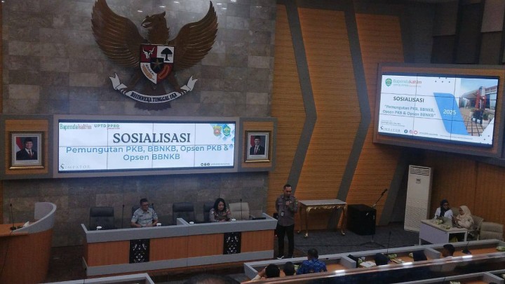 Giat, Senin 17 Februari 2025 Melaksanakan apel Senin pagi di kelurahan sempaja barat dipimpin Kasi Tapem &  Menghadiri Rapat Sosialisasi Pemungutan PKB, BBNKB, Opsen PKB & Opsen BBNKB di ruang rapat Mangkupelas Lt 2 dihadiri Kasi Tapem.
