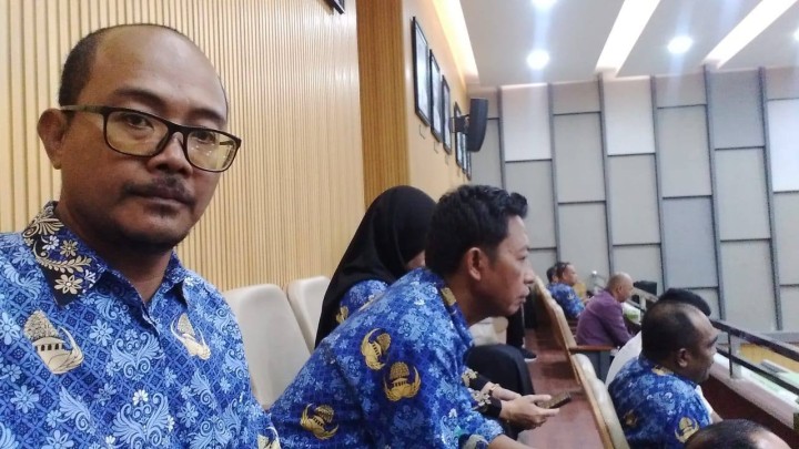Giat, Senin 17 Februari 2025 Melaksanakan apel Senin pagi di kelurahan sempaja barat dipimpin Kasi Tapem &  Menghadiri Rapat Sosialisasi Pemungutan PKB, BBNKB, Opsen PKB & Opsen BBNKB di ruang rapat Mangkupelas Lt 2 dihadiri Kasi Tapem.