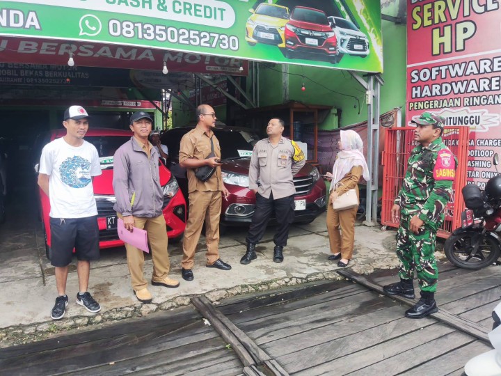 Giat, Selasa 18 Februari 2025 Menghadiri Rapat Koordinasi di ruang rapat Mangkupelas Lt 2 dihadiri Lurah & Menindaklanjuti laporan dari warga perihal Plang Reklame di jl AW Syahrani Simpang 4 Sempaja dihadiri Kasi Tapem beserta staf, Kasi Ekbang, Babinsa dan Bhabinkamtibmas kelurahan sempaja barat.