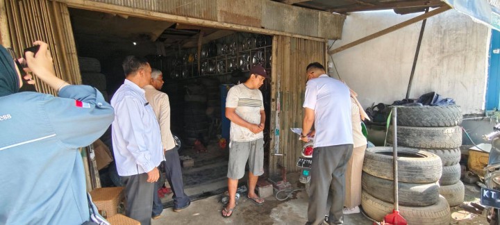 Giat, Rabu 19 Februari 2025 Mendapat Kunjungan dari Dinas koperasi dan perindustrian "industri kecil menengah" bertemu dengan Lurah & Menghadiri Monitoring, Evaluasi dan Sosialisasi kegiatan Bidang Pemberdayaan Masyarakat Kota Samarinda dihadiri Kasi Tapem, Kasi Ekbang dan Kasi Kesra di Kecamatan Samarinda Utara.
