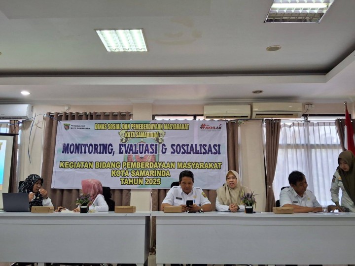 Giat, Rabu 19 Februari 2025 Mendapat Kunjungan dari Dinas koperasi dan perindustrian "industri kecil menengah" bertemu dengan Lurah & Menghadiri Monitoring, Evaluasi dan Sosialisasi kegiatan Bidang Pemberdayaan Masyarakat Kota Samarinda dihadiri Kasi Tapem, Kasi Ekbang dan Kasi Kesra di Kecamatan Samarinda Utara.