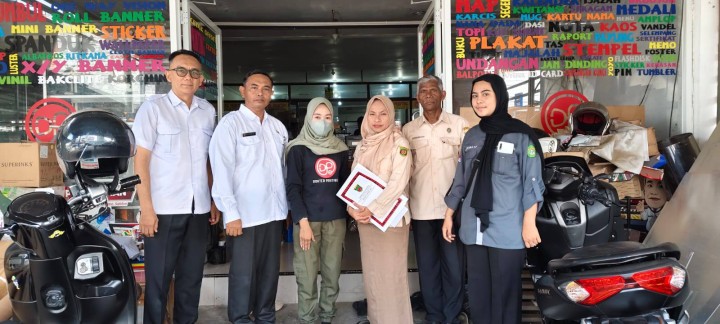 Giat, Rabu 19 Februari 2025 Mendapat Kunjungan dari Dinas koperasi dan perindustrian "industri kecil menengah" bertemu dengan Lurah & Menghadiri Monitoring, Evaluasi dan Sosialisasi kegiatan Bidang Pemberdayaan Masyarakat Kota Samarinda dihadiri Kasi Tapem, Kasi Ekbang dan Kasi Kesra di Kecamatan Samarinda Utara.