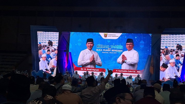 Giat Senin, 03 Maret 2025 Menghadiri Ramah Tamah dan Buka Puasa Bersama bersama Wali Kota dan Wakil Wali Kota Samarinda di Stadion GOR Segiri Samarinda dihadiri Lurah, Seklur dan seluruh Kasi kelurahan sempaja barat.