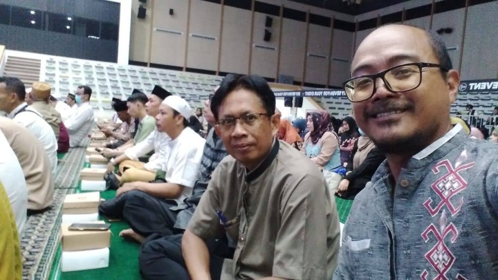 Giat Senin, 03 Maret 2025 Menghadiri Ramah Tamah dan Buka Puasa Bersama bersama Wali Kota dan Wakil Wali Kota Samarinda di Stadion GOR Segiri Samarinda dihadiri Lurah, Seklur dan seluruh Kasi kelurahan sempaja barat.
