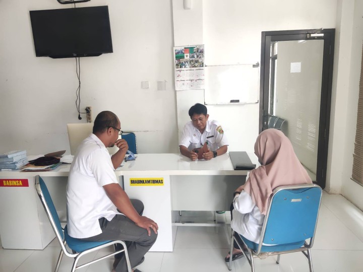 Giat, Rabu 09 April 2025 Menghadiri Rapat Koordinasi dengan Wali Kota Samarinda di Aula Rumah Jabatan Wali Kota dihadiri Plh. Lurah, Menindaklanjuti hasil Rapat Koordinasi dengan Wali Kota kepada Seluruh Kasi kelurahan dipimpin Plh. Lurah & Menghadiri Rapat Koordinasi dengan PLT. Camat Samarinda Utara diruang camat Samarinda Utara dihadiri Plh. Lurah.