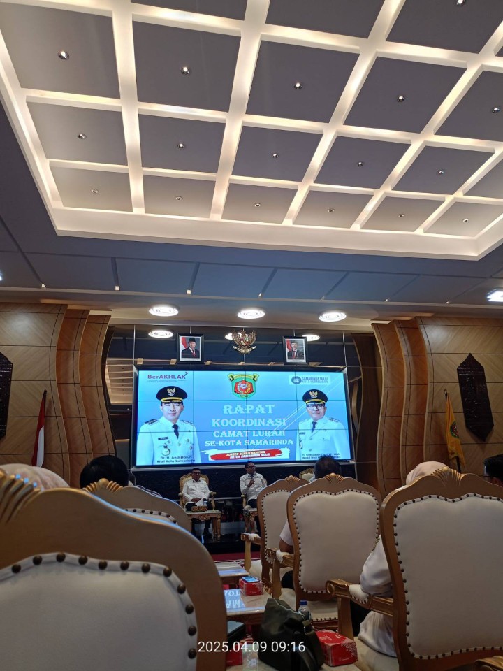 Giat, Rabu 09 April 2025 Menghadiri Rapat Koordinasi dengan Wali Kota Samarinda di Aula Rumah Jabatan Wali Kota dihadiri Plh. Lurah, Menindaklanjuti hasil Rapat Koordinasi dengan Wali Kota kepada Seluruh Kasi kelurahan dipimpin Plh. Lurah & Menghadiri Rapat Koordinasi dengan PLT. Camat Samarinda Utara diruang camat Samarinda Utara dihadiri Plh. Lurah.