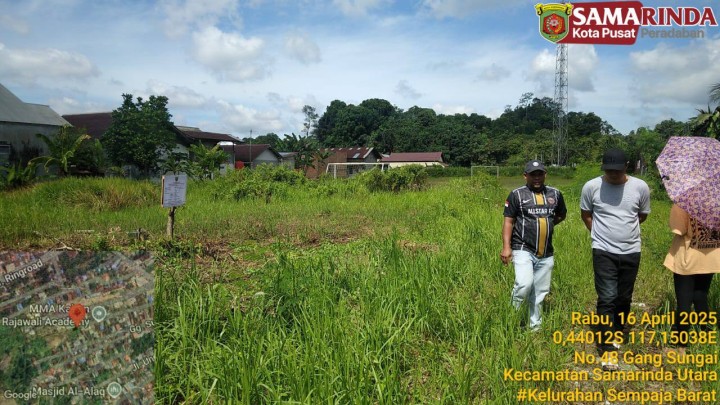 Giat, Rabu 16 April 2025 Peninjauan lokasi jalan dan drainase oleh konsultan PUPR kota di perum pondok alam indah di dampingin Kasi Ekbang beserta staf,  Peninjauan lokasi permohonan IMTN di gg. sungai 2 RT. 11 di hadiri oleh Kasi Tapem beserta staf & serah terima Peta Rawan Banjir daerah Sempaja Barat dari Fakultas Teknik Universitas Mulawarman Samarinda diterima oleh Kasi Tapem.